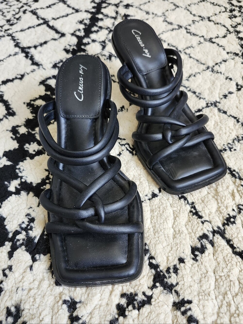 Circus Sam Edelman Black Faux Leather Heel Sandals 7
